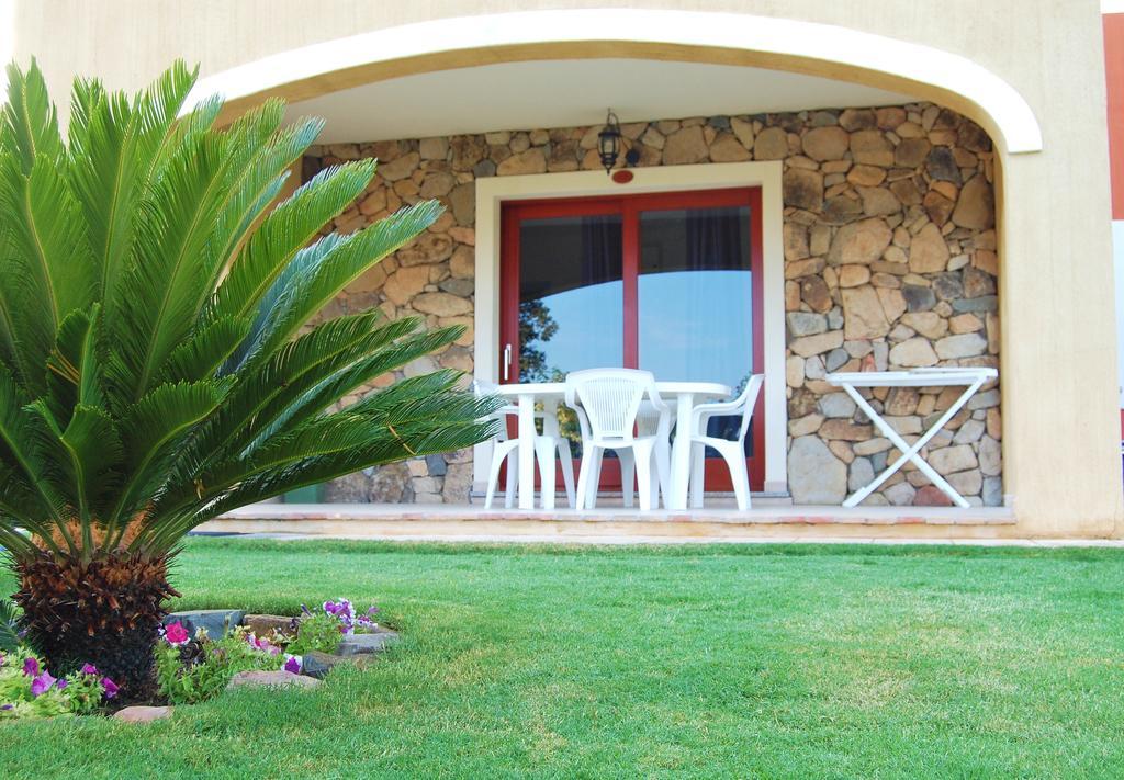 I Lentischi Aparthotel Villasimius Exterior photo